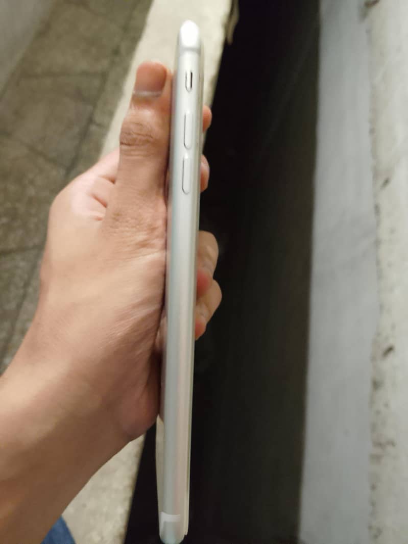 Apple iPhone 7 Plus 2