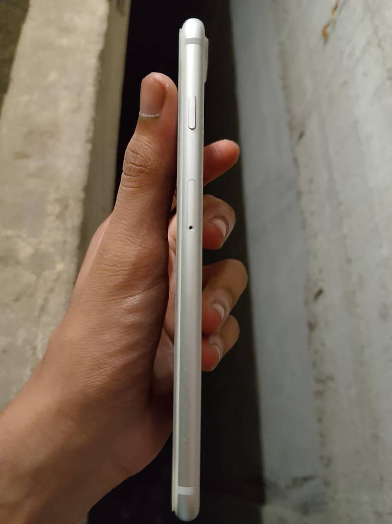 Apple iPhone 7 Plus 3