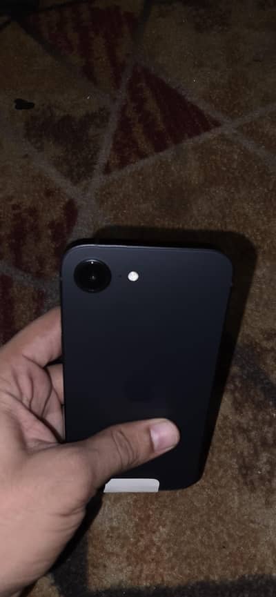 Apple iPhone 16e