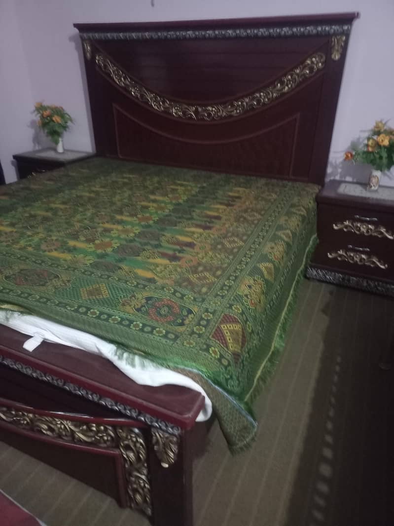 Bed set  , Along with dressing table 0
