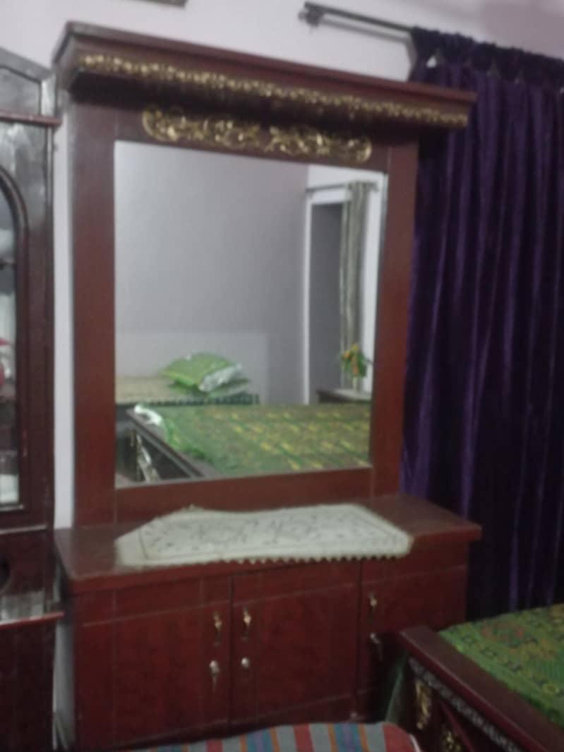 Bed set  , Along with dressing table 5