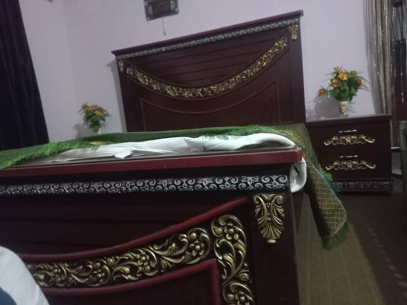 Bed set  , Along with dressing table 7