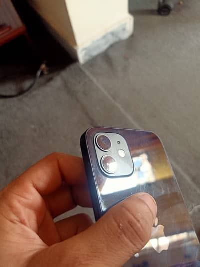 Apple iPhone 12