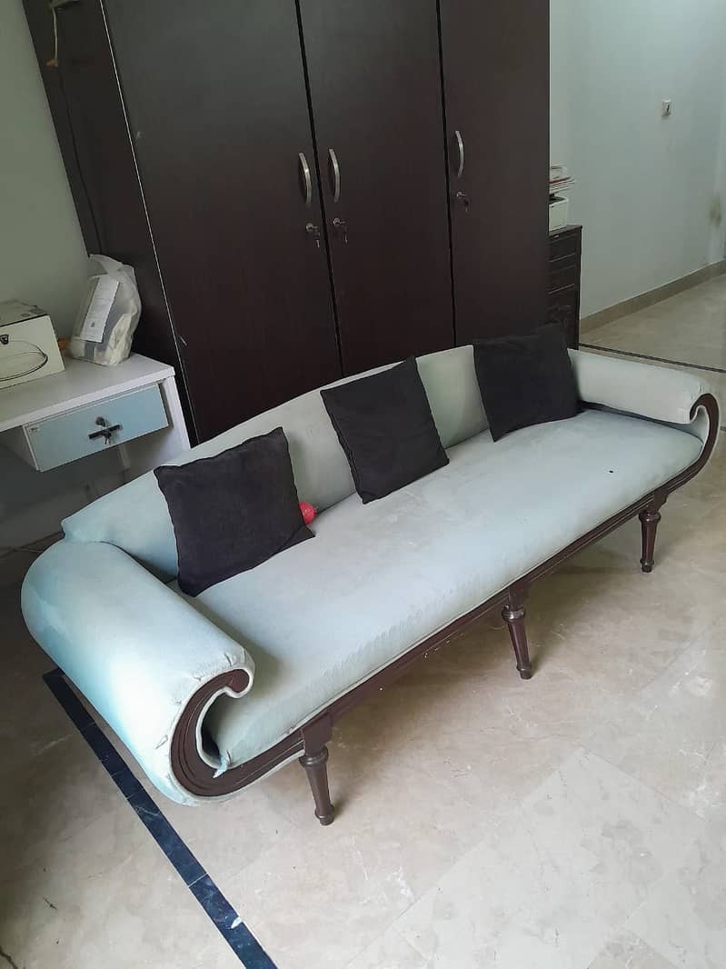 Sofa for 3 persons 0
