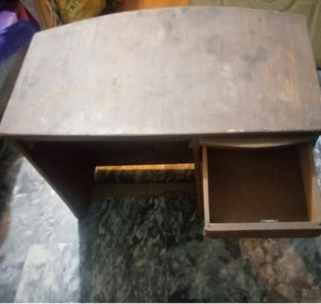 Computer Table 1