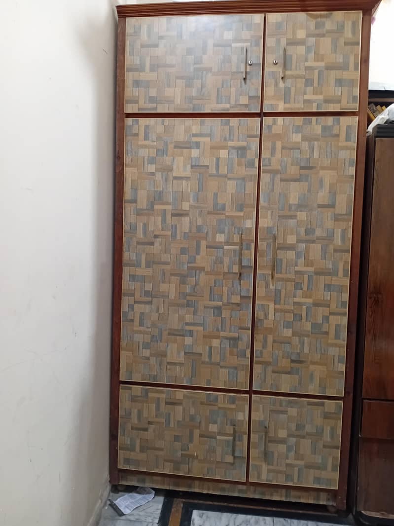 wardrobe 0