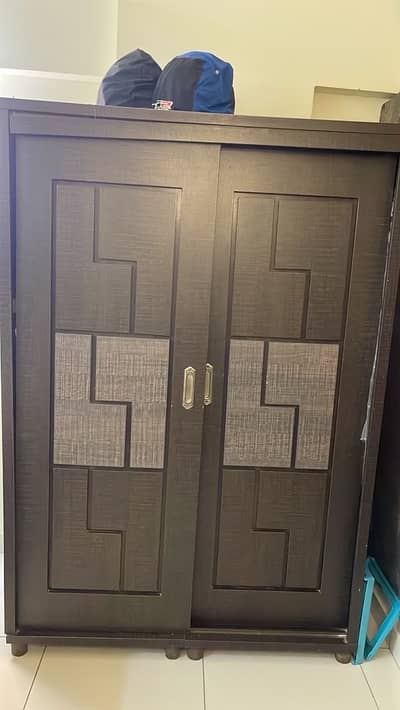 6ft 5in x 4ft 5in Sliding Door Wardrobe – Excellent Condition