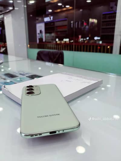 Tecno Spark 40 pro plus