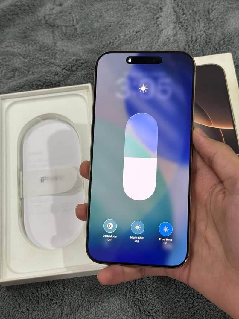 iPhone 16 Pro Max 3