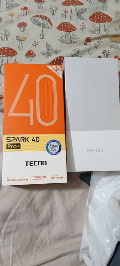 Spark 40 pro Plus 8+8 256gb
