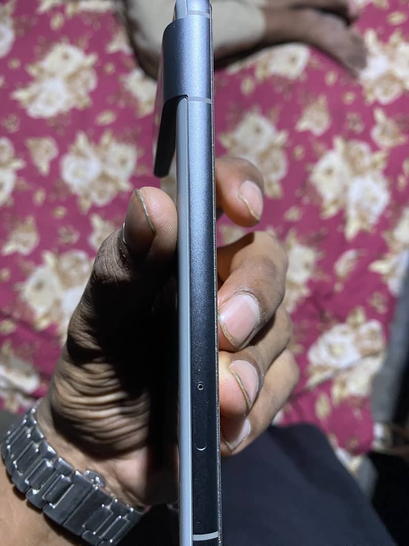 Google Pixel 8 4