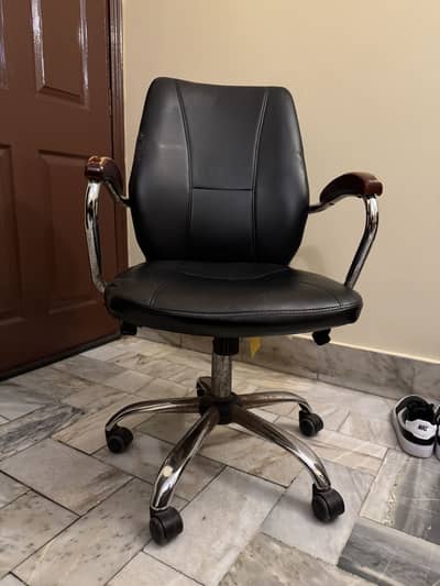 Adjustable Rolling Office Chair – Height & Back Support Adjustable