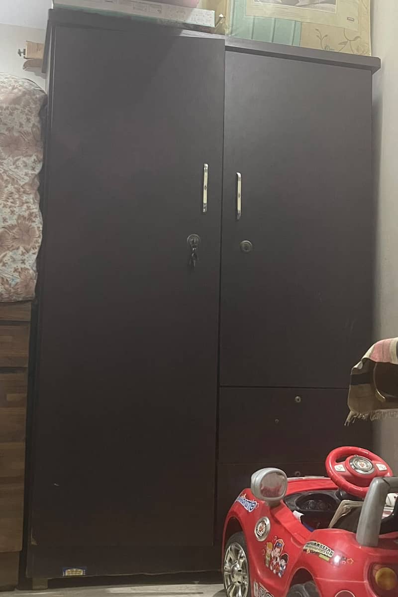 ALMARI 1