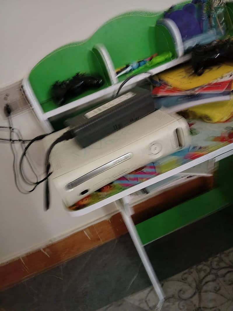 X box 4