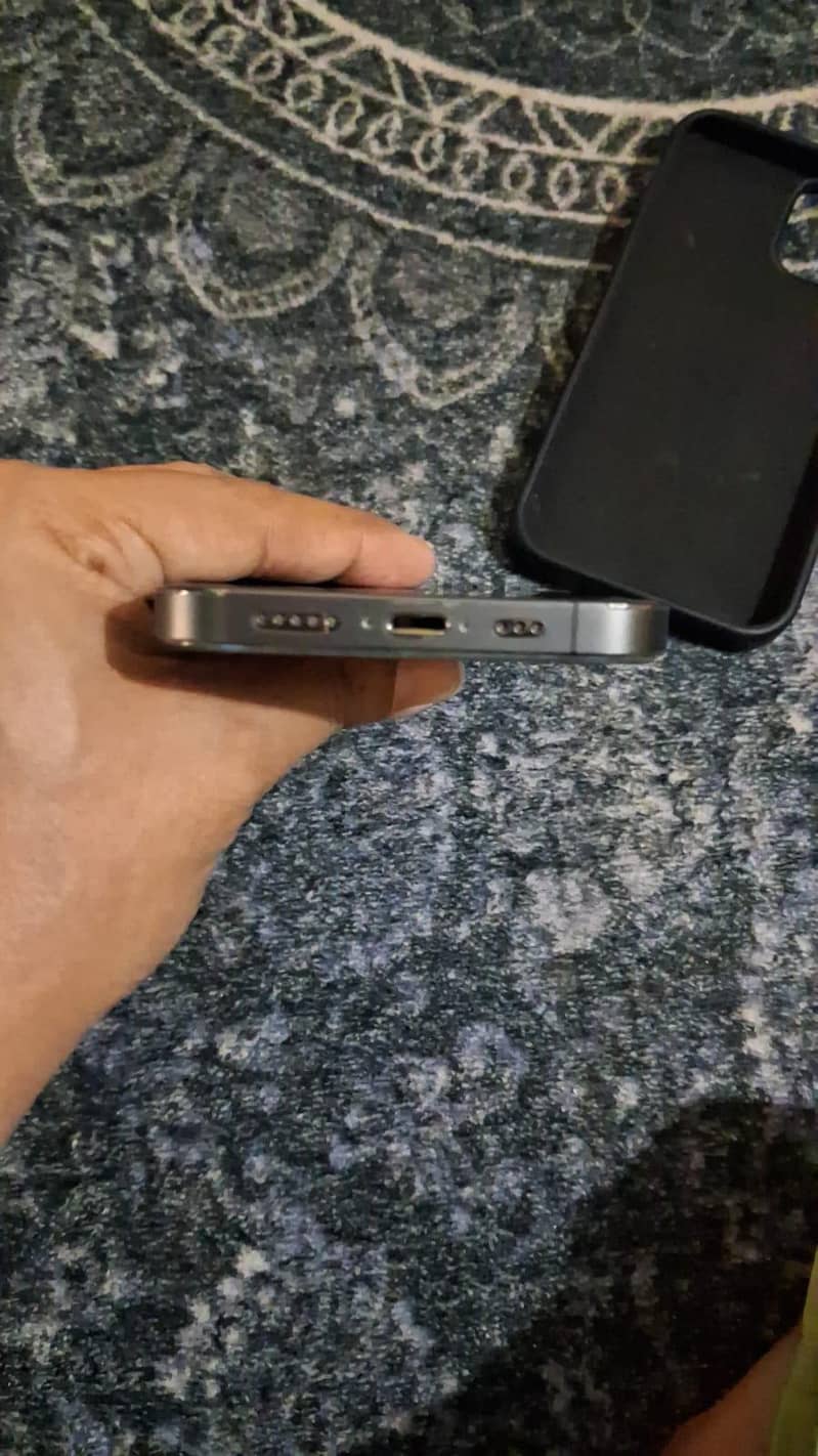 Apple iPhone 12 Pro 4