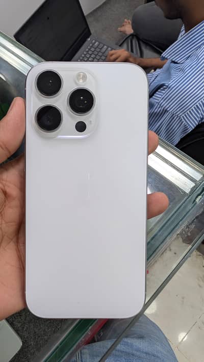 Apple iPhone 16 Pro