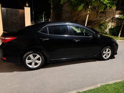 Toyota Corolla XLi 2015 | Black | Manual | Family Used | Muridke