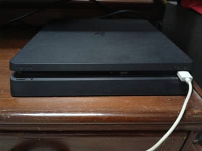 PLAYSTATION 4 SLIM 500 GB