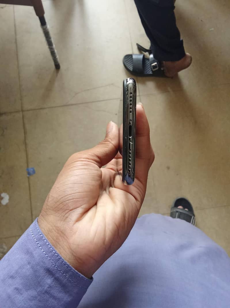 Apple iPhone X 2