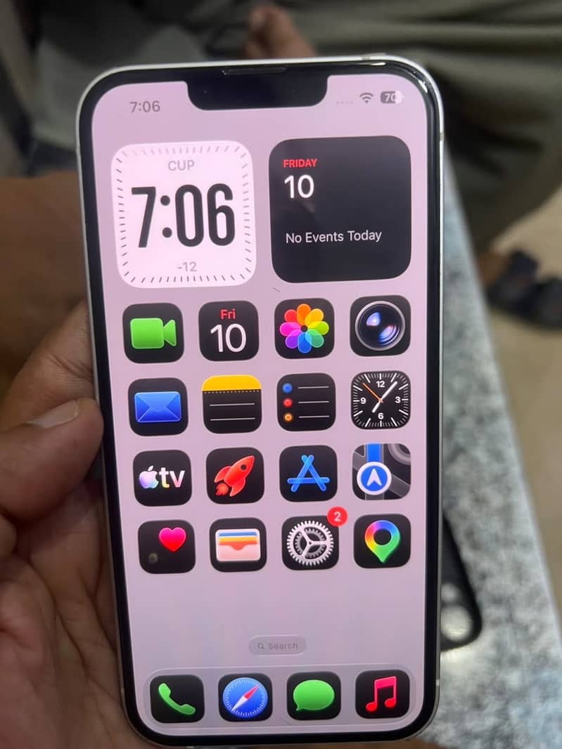 Apple iPhone 13 11