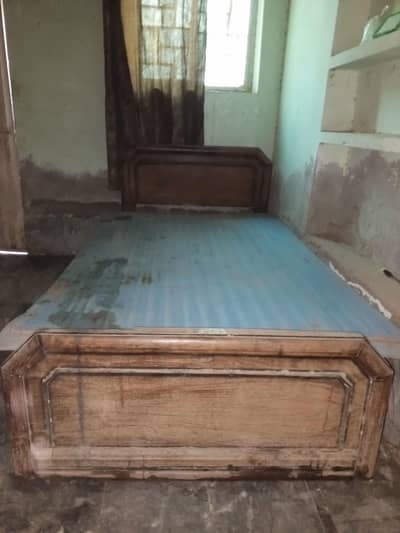 single bed wodeen without mattress