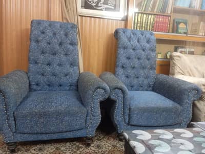 2 king Sofa's single seater