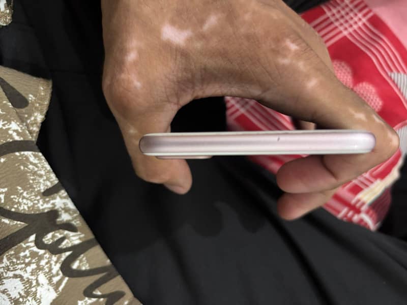 Apple iPhone 7 Plus 5
