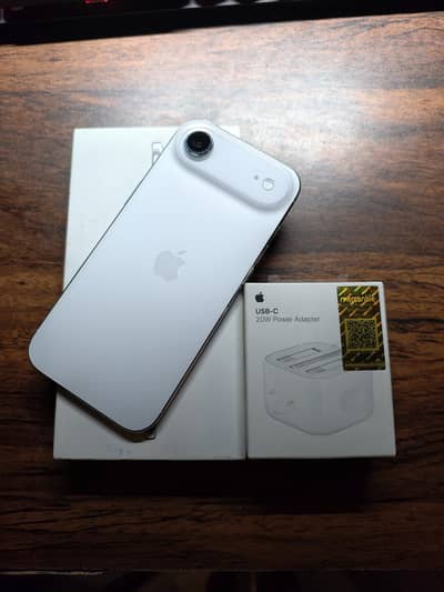 Iphone 17 Air , 20 watt original apple charger