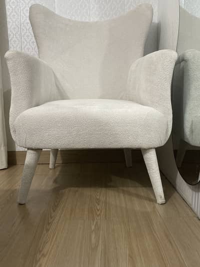 Accent chair