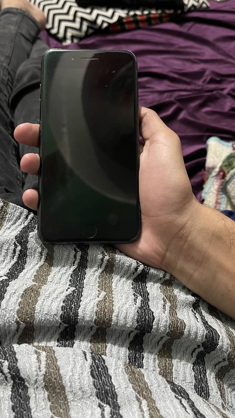 Apple iPhone 7 Plus 3