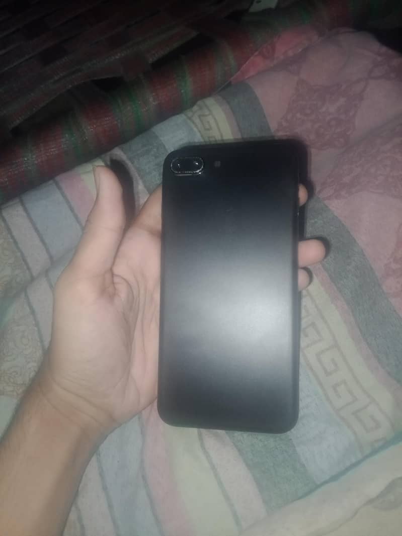 Apple iPhone 7 Plus 1