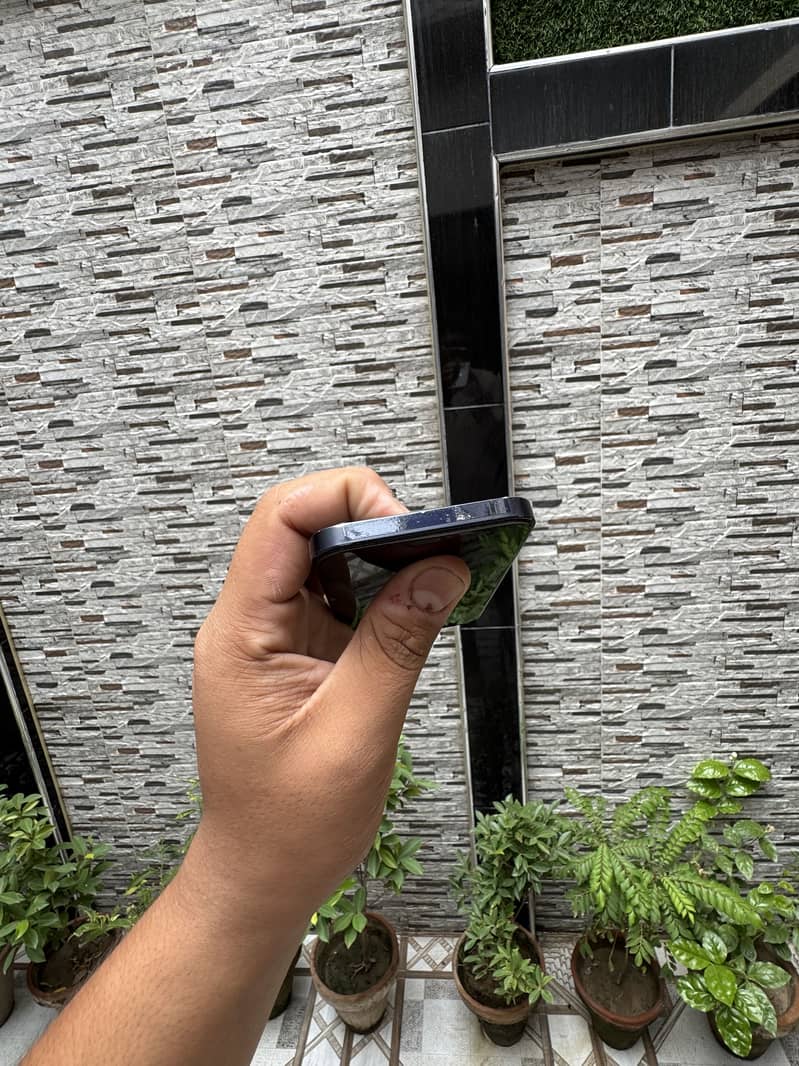 Apple iPhone 12 3