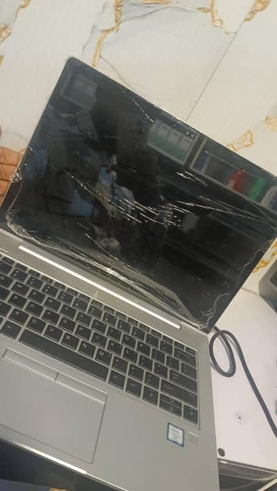 HP Elitebook 8 gen 8/256 g830 condition 10/9 touch screen