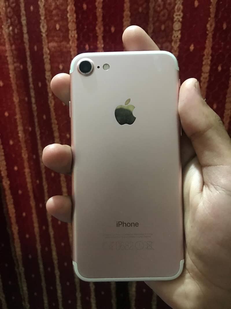 Apple iPhone 7 1