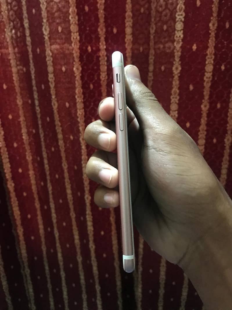 Apple iPhone 7 3