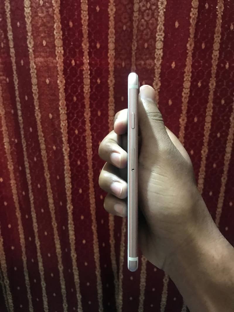 Apple iPhone 7 4