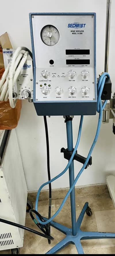 NICU Infant Ventilator Sechrist IV-100B For Sale