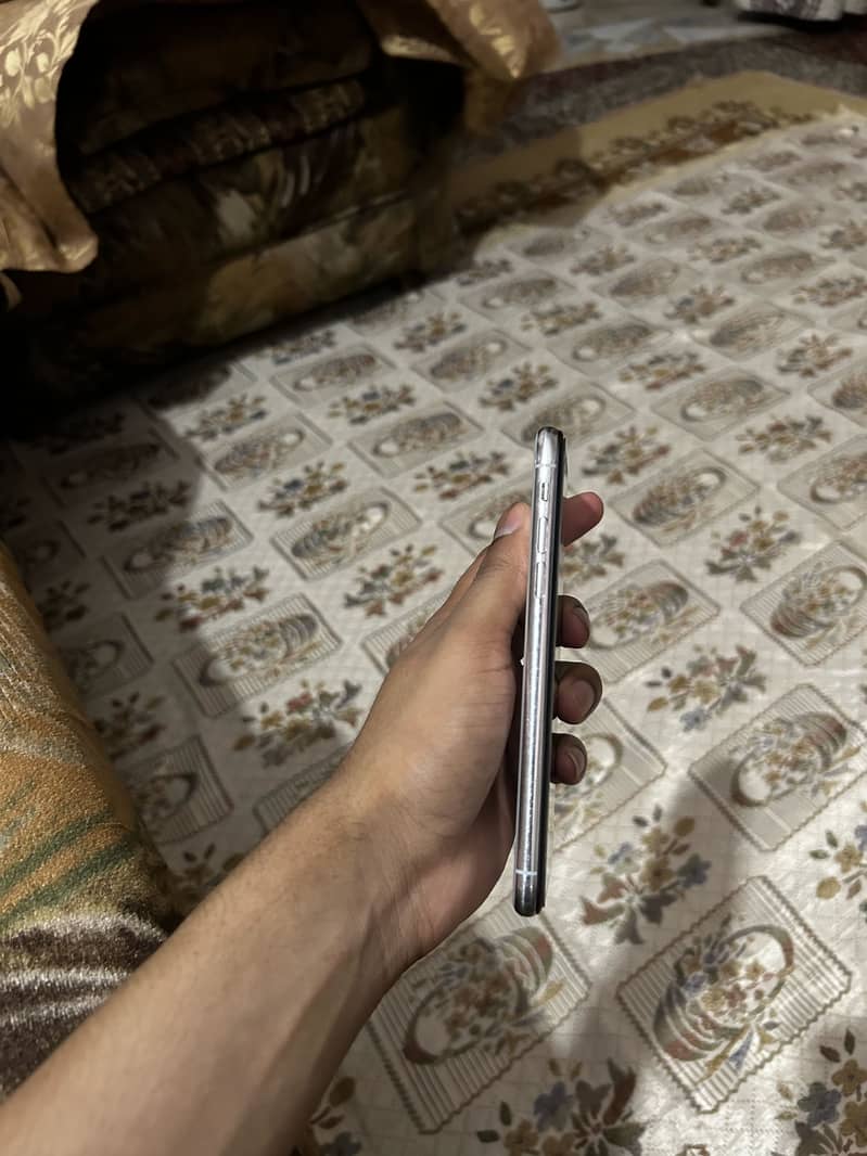 Apple iPhone X 2