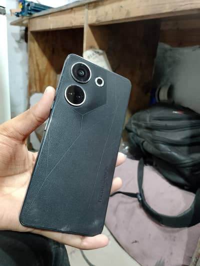 Tecno CAMON 20