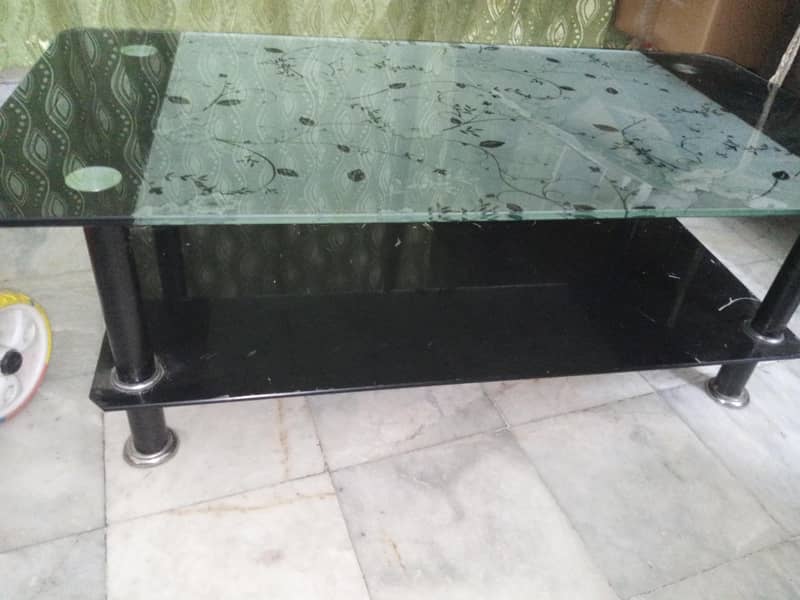 Full Glass Table 0