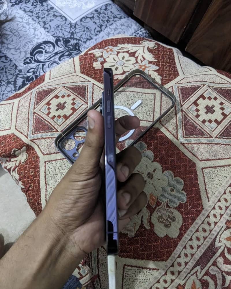 Iphone 14 pro max 4