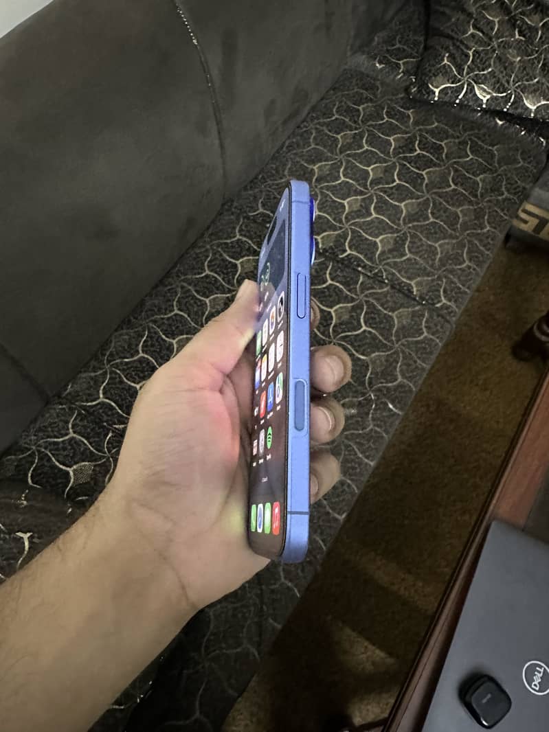 iPhone 16 1