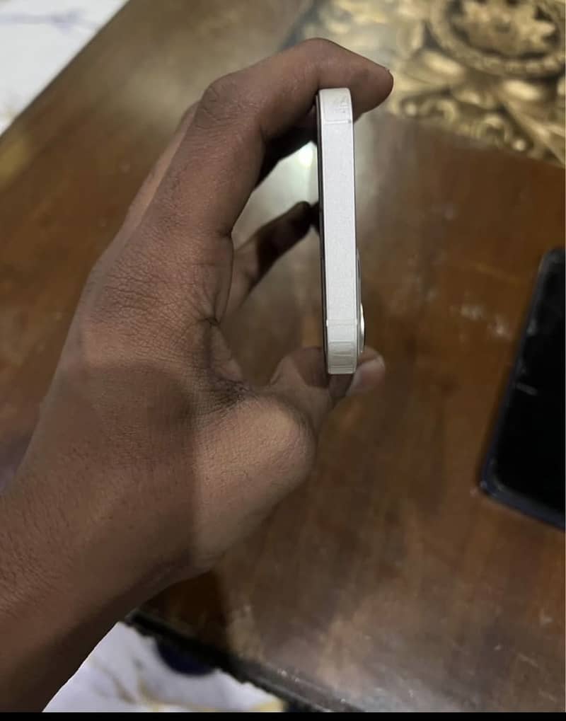 Apple iPhone 13 3