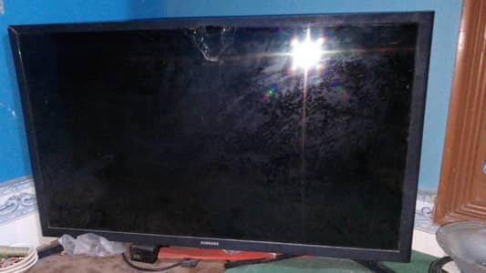 Samsung 32" LED TV (UA32J4003AR) Price: Rs. 10,000 (Negotiable)