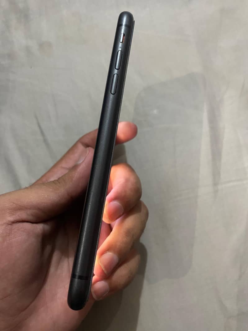 Apple iPhone 11 2