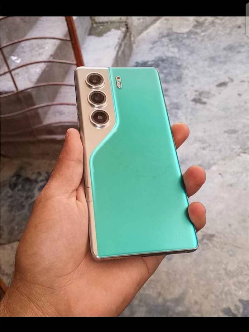 Tecno CAMON 40 Pro 2