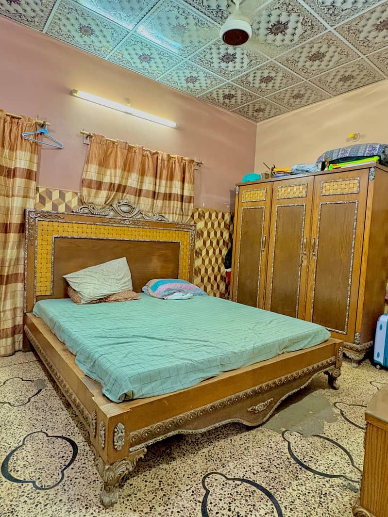 ROOM SET AND SOFAS 3