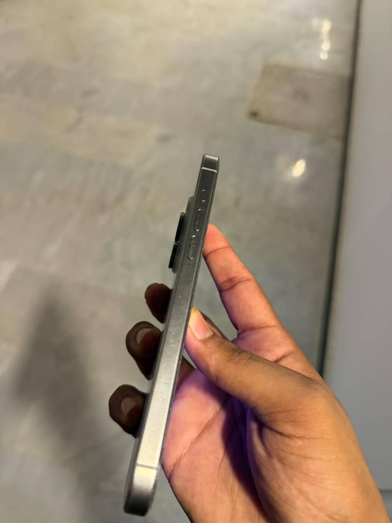 iphone 15 pro max 3