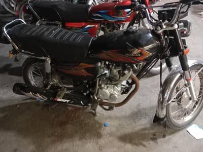 Honda 125 black
