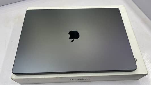 MacBook Pro 16” M4 Pro 24gb 512gb 15cycle 100%Health